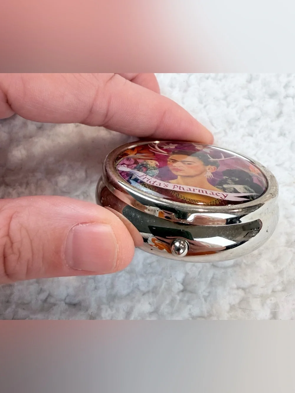 FRIDA KAHLO • “Frida’s Pharmacy” Compact Round Pill Case, OS
